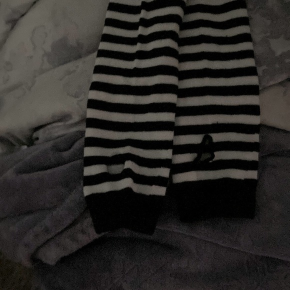 Tim Burton Style Black and White Striped Bracelet Cuffs/Fingerless Gloves - Picture 2 of 4